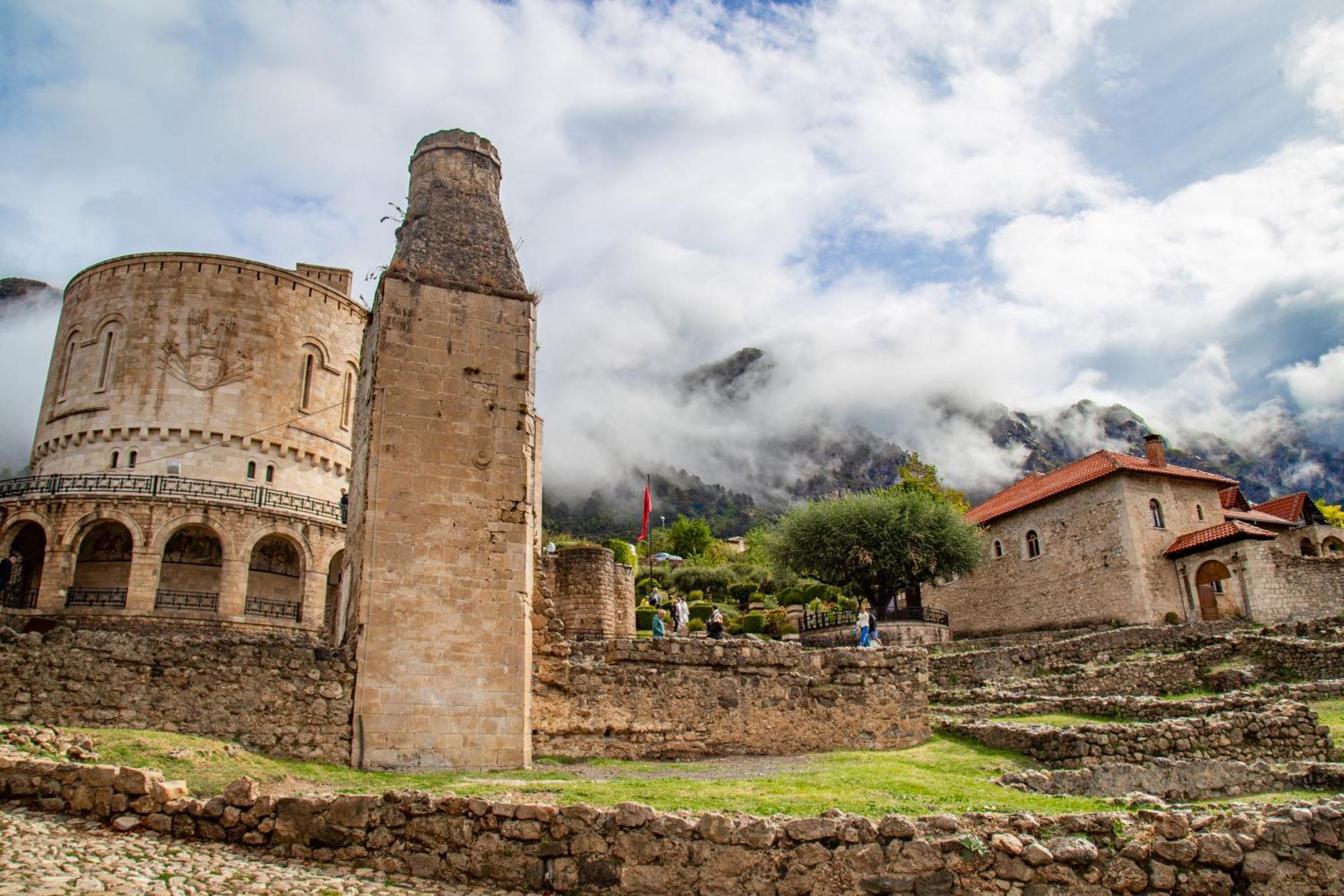 Kruja Albergo Diffuso , Inside Kruja Castle 외부 사진